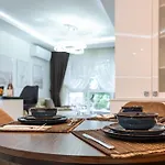 Boutique 1 Bedroom With Private Parking And Port View Appartement *