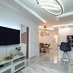 Appartement Boutique 1 Bedroom With Private Parking And Port View