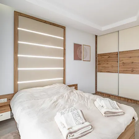 Boutique 1 Bedroom With Private Parking And Port View 公寓 瓦爾納