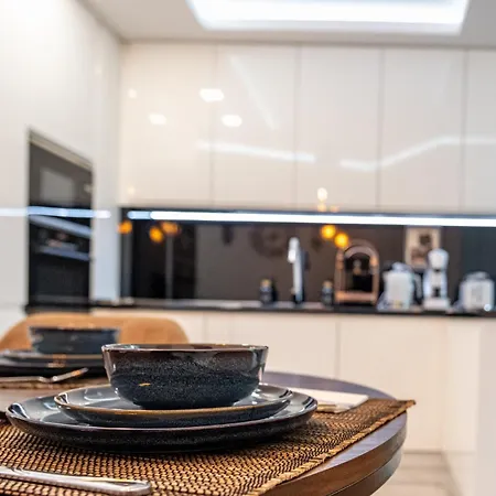 Boutique 1 Bedroom With Private Parking And Port View 公寓 *