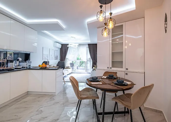 Апартаменты Boutique 1 Bedroom With Private Parking And Port View *