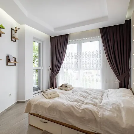 Apartment Boutique 1 Bedroom With Private Parking And Port View Varna