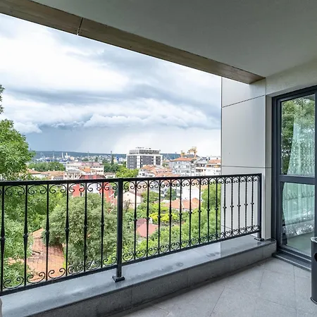 Boutique 1 Bedroom Apartment With Private Parking And Port View דירה