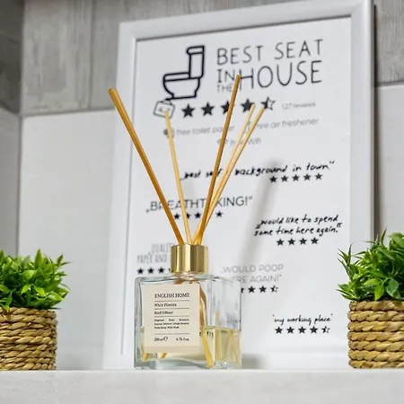 Boutique 1 Bedroom With Private Parking And Port View