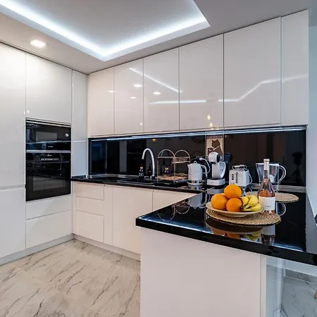 Boutique 1 Bedroom With Private Parking And Port View * Varna