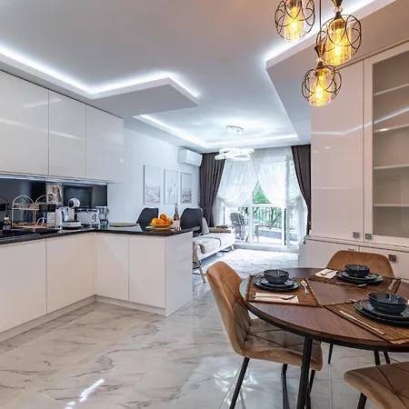 Boutique 1 Bedroom Apartment With Private Parking And Port View *