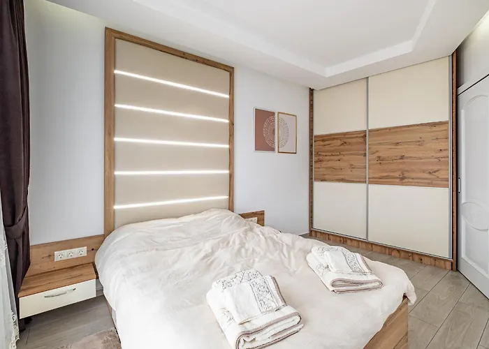 Boutique 1 Bedroom With Private Parking And Port View דירה וארנה